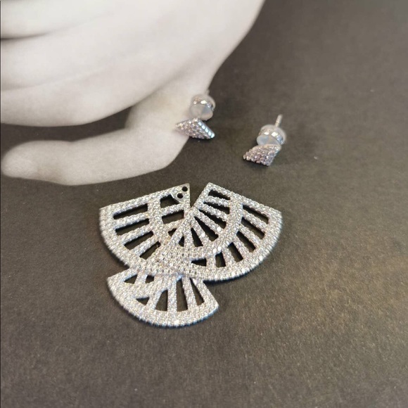 APM Earring - Picture 2 of 2